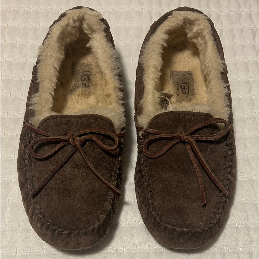 Ladies size 7 UGG Chocolate Suede Moccasin Slippers